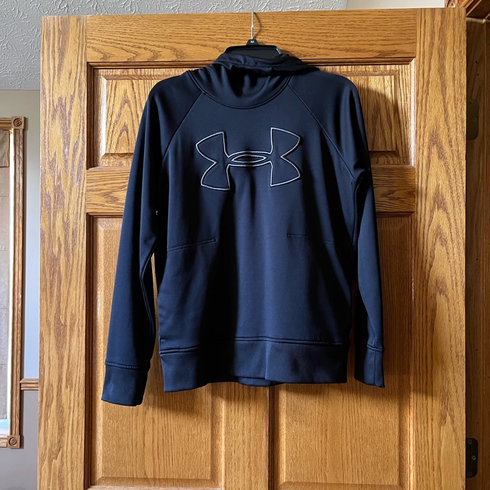 Women’s Under Armour black hooded sweatshirt. Size Medium. EUC.
